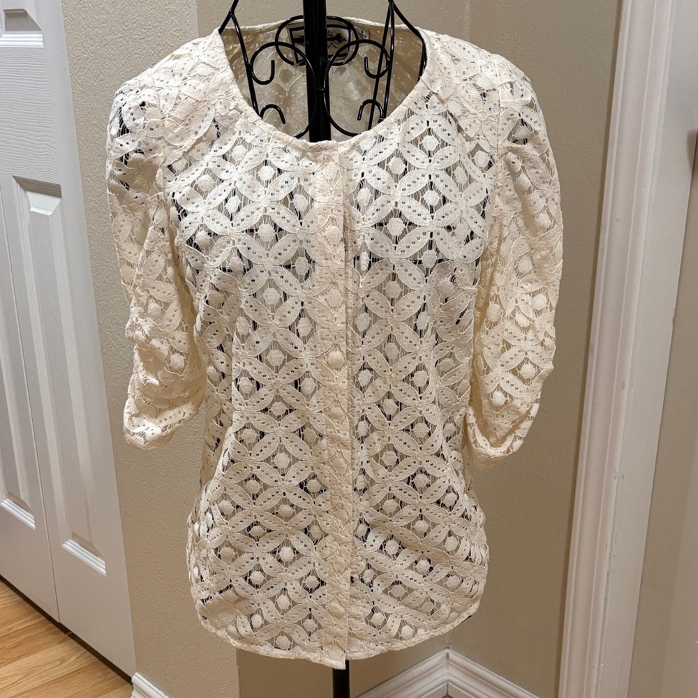 Dainty Cream Lace Women's Blouse